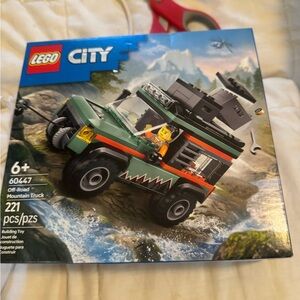 LEGO City Off-Road Mountain Truck - Green and Black